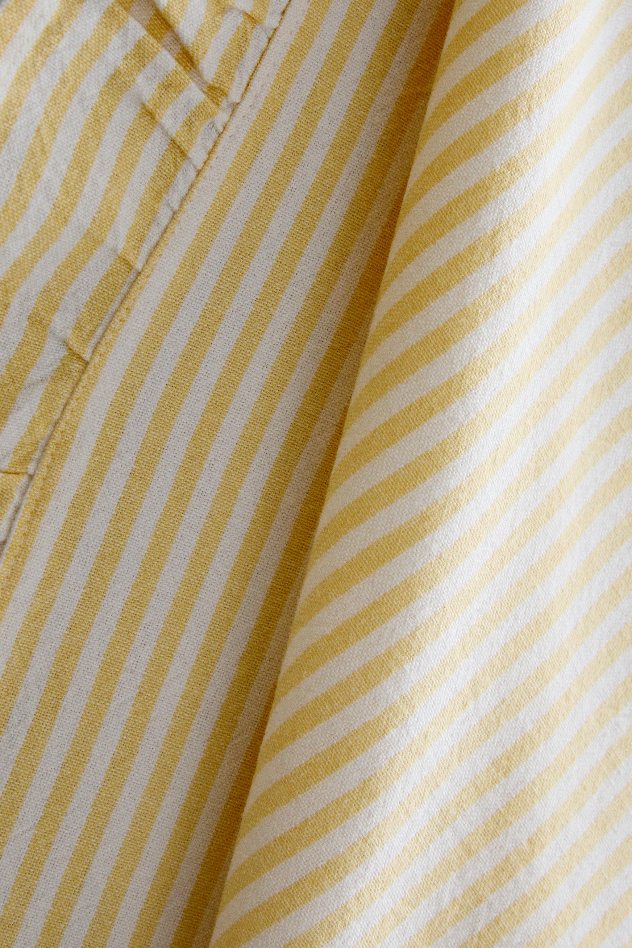 RUFFLED STRIPED KITCHEN TOWEL